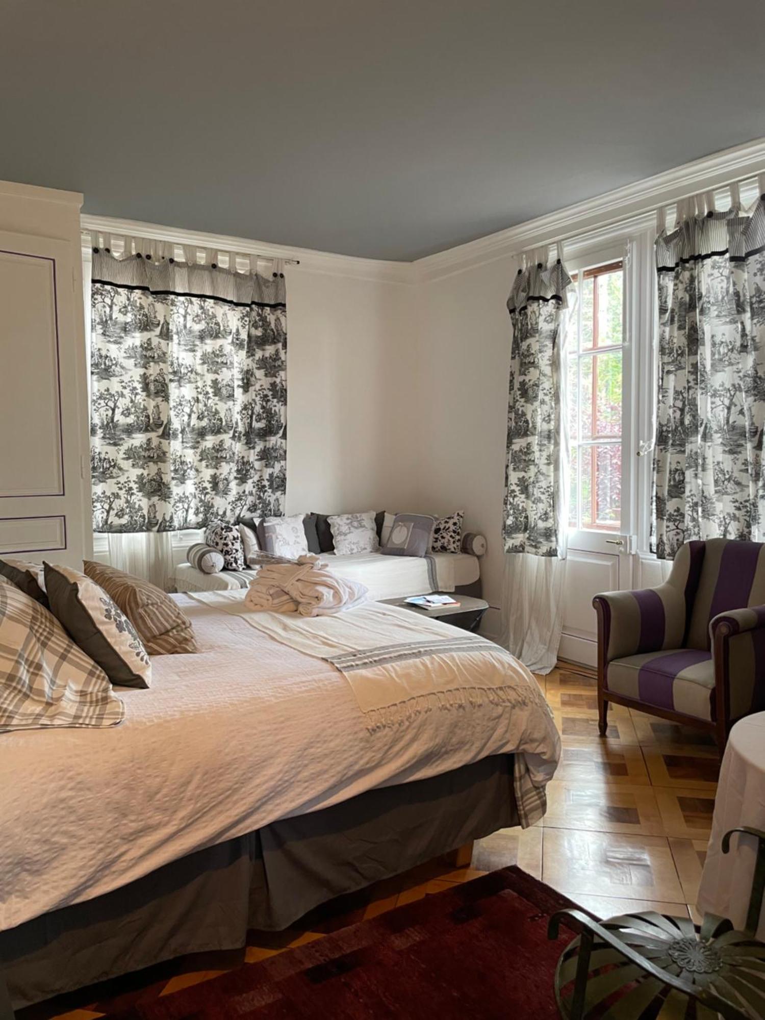 Le D'ouchy Bed & Breakfast 3*